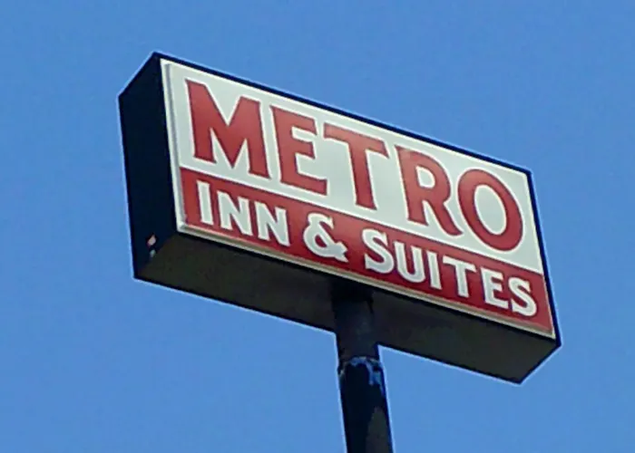 Metro Inn & Suites