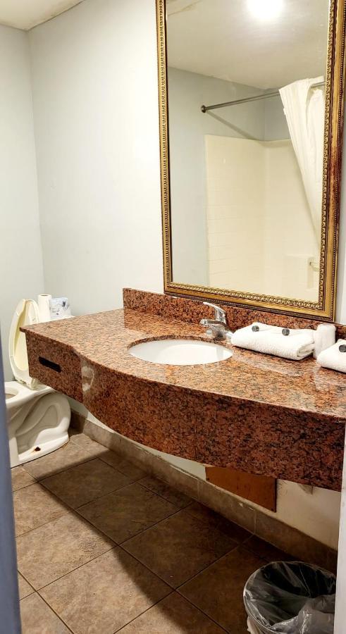 Hotel Metro &